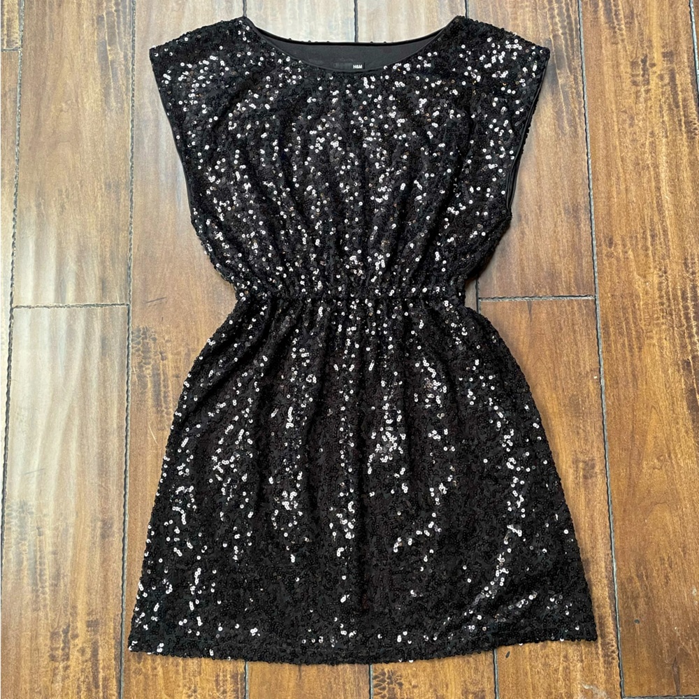 H&M Sleeveless Sequin Dress